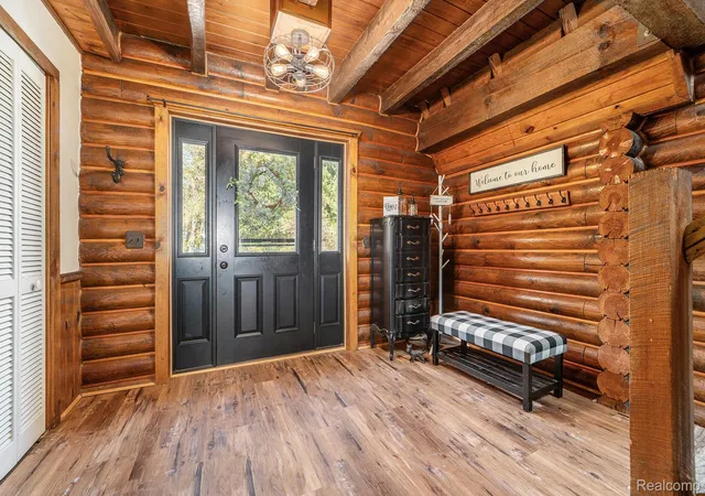 Photo 3 of Single family home for sale at 1366 S Baldwin Rd, Lake Orion, MI 48360 | MLS# 20261038266 | Listing updated on 2026-10-18