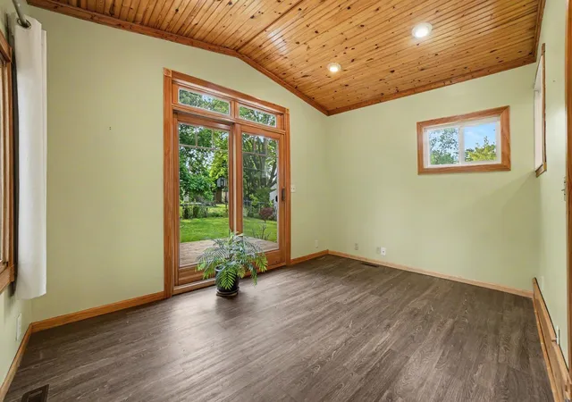 Photo 3 of Single family home for sale at 1012 Taylor St, Mount Pleasant, MI 48858 | MLS# 79080068804 | Listing updated on 2026-06-01