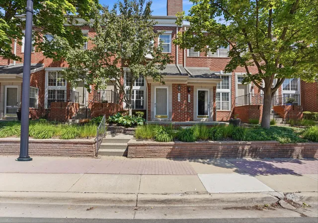 Photo 1 of Condo for sale at 126 Allenhurst Ave, Royal Oak, MI 48067 | MLS# 81026024844 | Listing updated on 2026-06-04