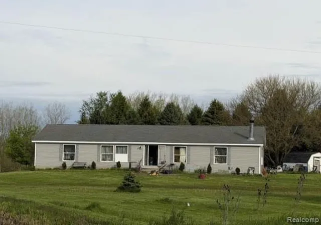 Homes for sale in Quincy, MI | 118 N Ray Quincy Rd, Quincy, MI 49082 | MLS# 20261038272