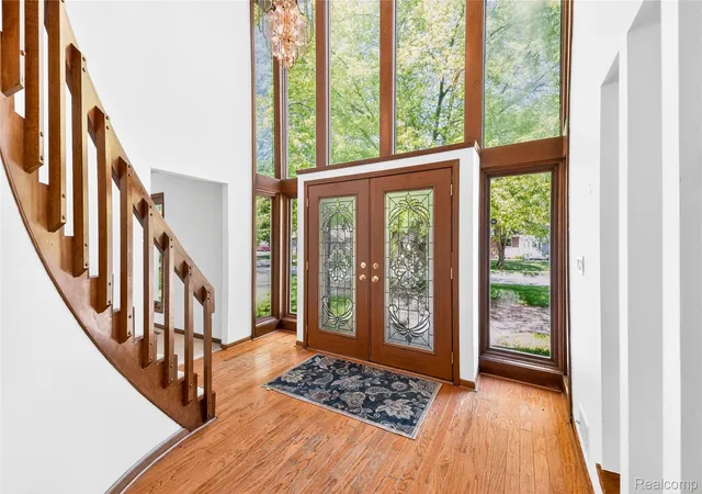 Photo 4 of Single family home for sale at 8027 Berkshire Dr, Grosse Ile, MI 48138 | MLS# 20261038273 | Listing updated on 2026-09-28