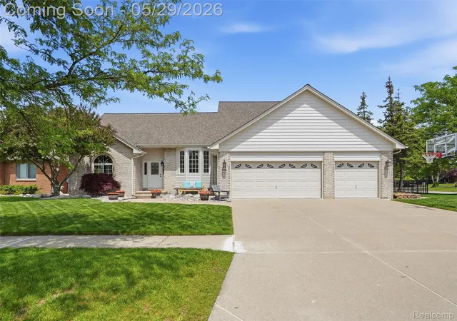 Photo 1 of Sale Pending at 15581 Spiceway, Fraser, MI 48026 | MLS# 20261038286 | Listing updated on 2026-06-13