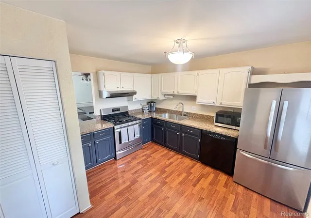 Listing Photo 4 - Condo for sale in building located at 1520 Westbury Dr, Davison, MI 48423