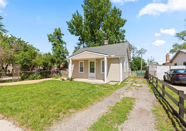 Photo 2 of Single family home for sale at 2171 Bradley Ave, Ypsilanti, MI 48198 | MLS# 20261038306 | Listing updated on 2026-05-30