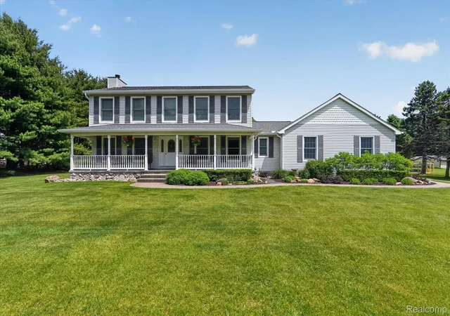 Photo 1 of Sale Pending at 2724 Ore Valley Dr, Hartland, MI 48353 | MLS# 20261038311 | Listing updated on 2026-06-10