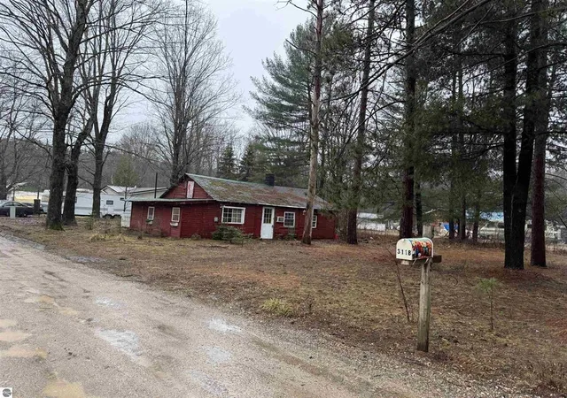 13th image of 3105 N 3 1/4 Rd, Mesick, MI 49668 | MLS# 78080068818