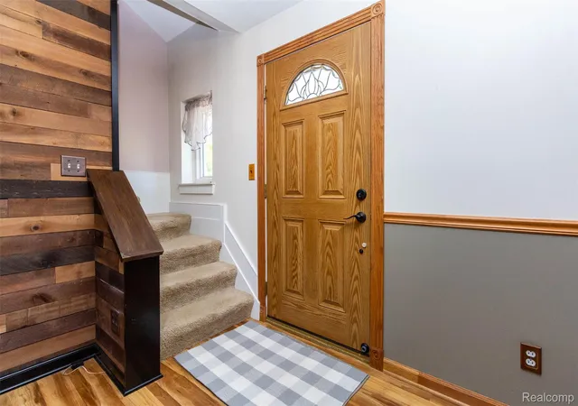 Photo 4 of Single family home for sale at 919 Elmsford Dr, Clawson, MI 48017 | MLS# 20261038345 | Listing updated on 2026-06-14