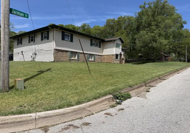 Photo 2 of Single family home for sale at 2851 Jarman St, Muskegon, MI 49444 | MLS# 65026024919 | Listing updated on 2026-07-20