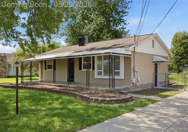 Photo 2 of Single family home for sale at 37257 Dundee St, Sterling Heights, MI 48310 | MLS# 20261038370 | Listing updated on 2026-09-08