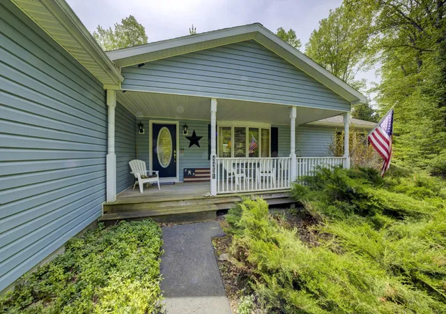 Photo 4 of Single family home for sale at 4451 S Hemlock Rd, Cedar, MI 49621 | MLS# 78080068822 | Listing updated on 2026-09-09