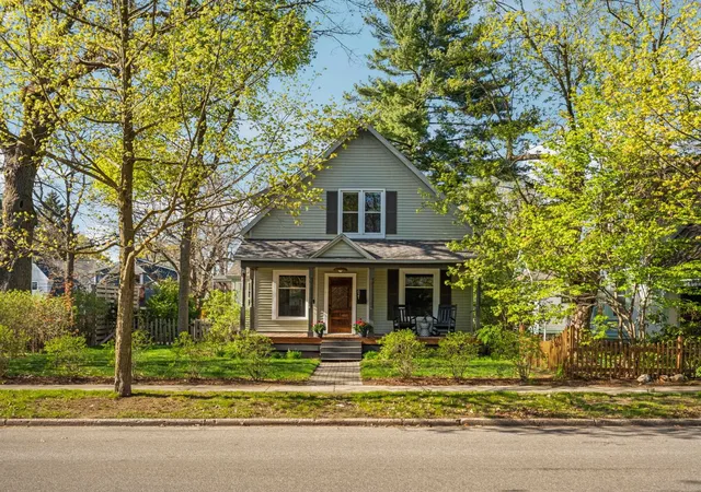 Photo 1 of Single family home for sale at 821 Webster St, Traverse City, MI 49686 | MLS# 78080068825 | Listing updated on 2026-05-30