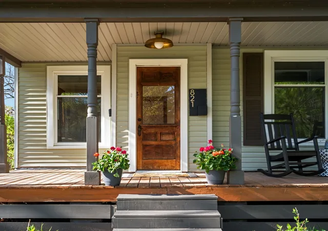 Photo 3 of Single family home for sale at 821 Webster St, Traverse City, MI 49686 | MLS# 78080068825 | Listing updated on 2026-05-30