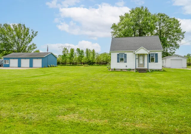 Photo 1 of Single family home for sale at 3156 W Lemon Crk Rd, Bridgman, MI 49106 | MLS# 69026024920 | Listing updated on 2026-05-29