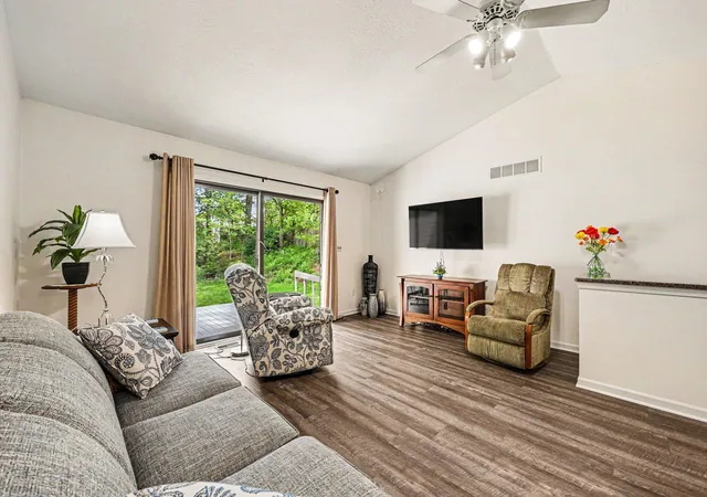 Listing Photo 5 - Condo for sale in building located at 674 S St, Grass Lake, MI 49240