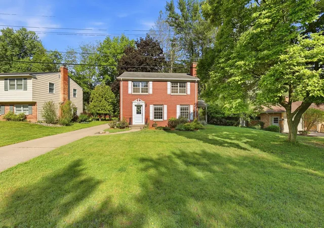 3rd image of 1905 Millbank St SE, Grand Rapids, MI 49508 | MLS# 65026024924