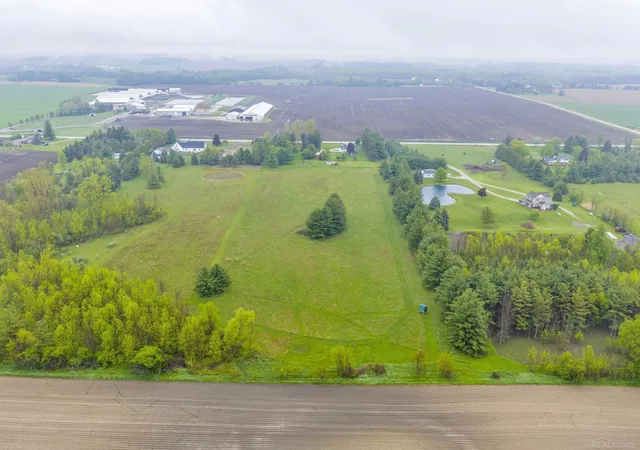 Homes for sale in Deckerville, MI | 4394 Deckerville Rd, Deckerville, MI 48427 | MLS# 58050208997