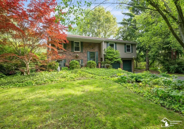 Photo 3 of Single family home for sale at 434 W Erie Rd, Temperance, MI 48182 | MLS# 57050208999 | Listing updated on 2026-06-01