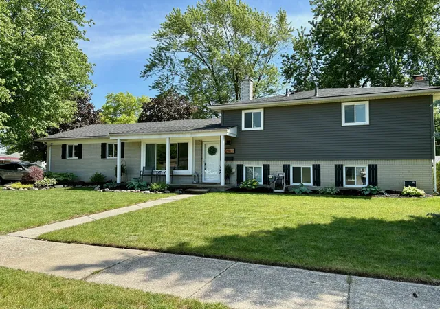 Photo 1 of Single family home for sale at 39011 Pinetree St, Livonia, MI 48150 | MLS# 81026024933 | Listing updated on 2026-06-01