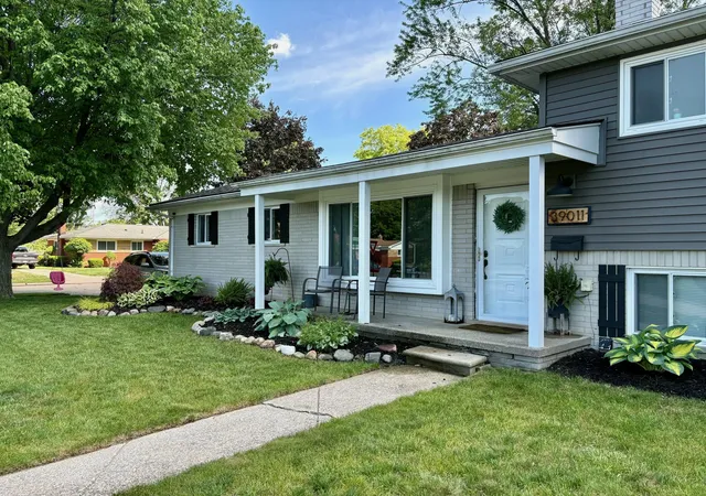 Photo 3 of Single family home for sale at 39011 Pinetree St, Livonia, MI 48150 | MLS# 81026024933 | Listing updated on 2026-06-01