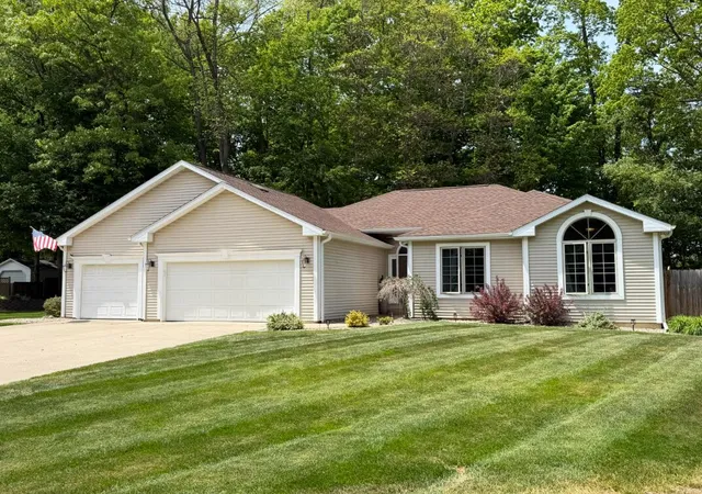 1st image of 55800 Cedar Ln, Paw Paw, MI 49079 | MLS# 66026024938