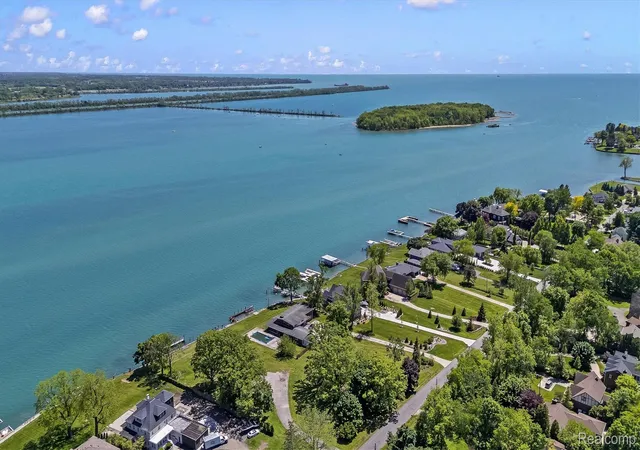 Photo 1 of Sale Pending at 28095 Elba Dr, Grosse Ile, MI 48138 | MLS# 20261038393 | Listing updated on 2026-08-04