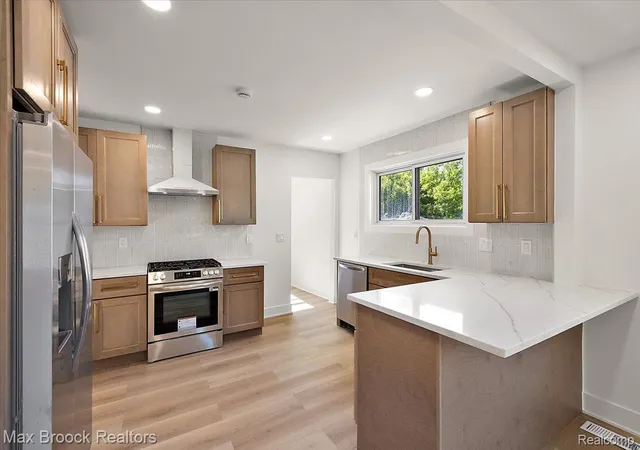 Photo 4 of Single family home for sale at 1986 Romeo St, Ferndale, MI 48220 | MLS# 20261038427 | Listing updated on 2026-09-24