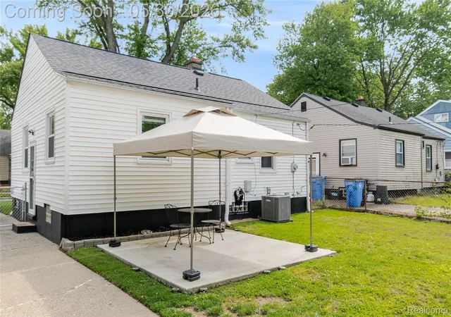 Photo 2 of Single family home for sale at 25446 Colgate St, Dearborn Heights, MI 48125 | MLS# 20261038451 | Listing updated on 2026-06-01