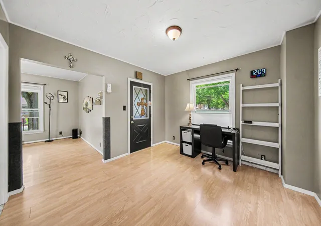 Photo 3 of Single family home for sale at 514 Jefferson St, Jackson, MI 49202 | MLS# 81026024971 | Listing updated on 2026-06-02