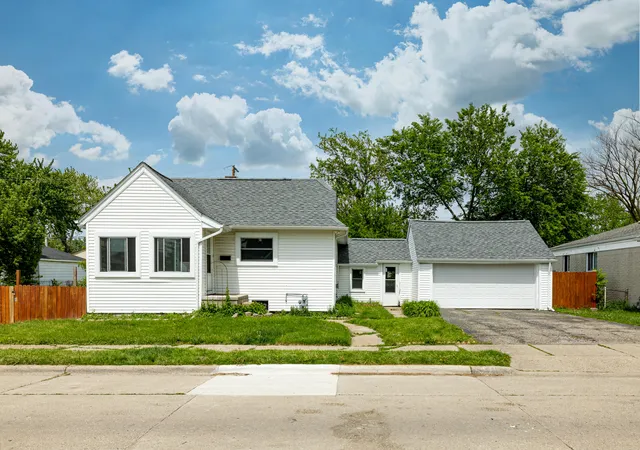 Photo 1 of Single family home for sale at 1848 Anne Ave, Lincoln Park, MI 48146 | MLS# 81026024976 | Listing updated on 2026-06-04