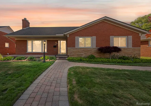 2nd image of 20085 Wedgewood Dr, Grosse Pointe Woods, MI 48236 | MLS# 20261038487