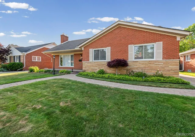 4th image of 20085 Wedgewood Dr, Grosse Pointe Woods, MI 48236 | MLS# 20261038487