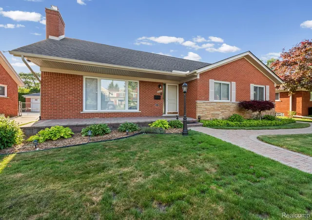 5th image of 20085 Wedgewood Dr, Grosse Pointe Woods, MI 48236 | MLS# 20261038487