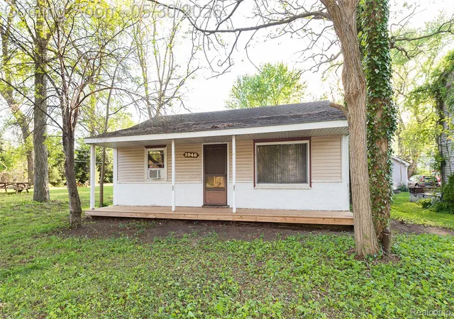 Photo 2 of Single family home for sale at 1946 Union Lake Rd, Commerce Township, MI 48382 | MLS# 20261038498 | Listing updated on 2026-06-13