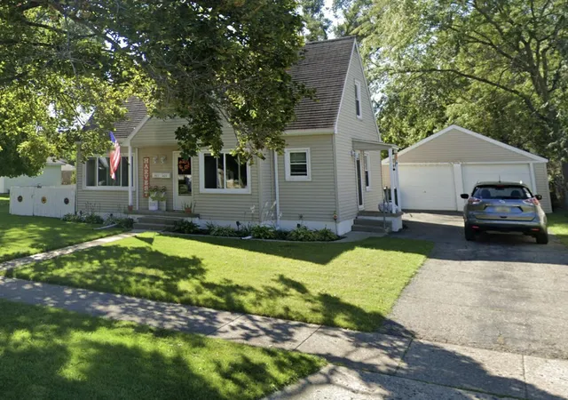 Photo 1 of Sale Pending at 623 Sparks St, Jackson, MI 49202 | MLS# 55026024998 | Listing updated on 2026-05-27