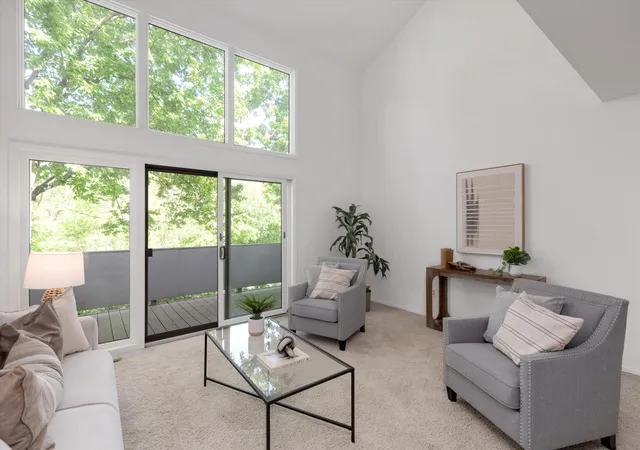 1st image of 2112 Overlook Ct, Ann Arbor, MI 48103 | MLS# 81026025008