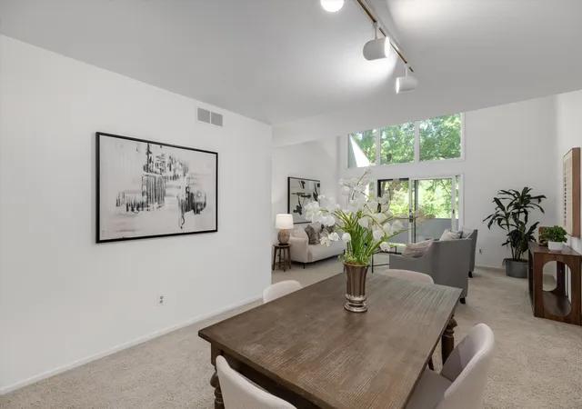 Listing Photo 4 - Condo for sale in building located at 2112 Overlook Ct, Ann Arbor, MI 48103