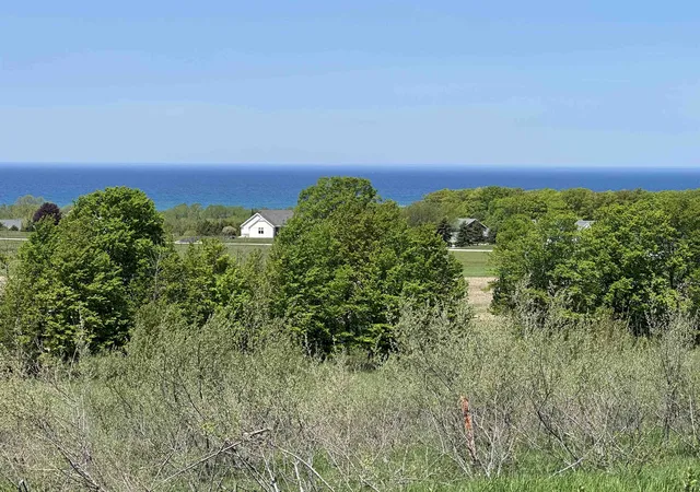 2nd image of 3 Foxview Dr, Charlevoix, MI 49720 | MLS# 78080068844