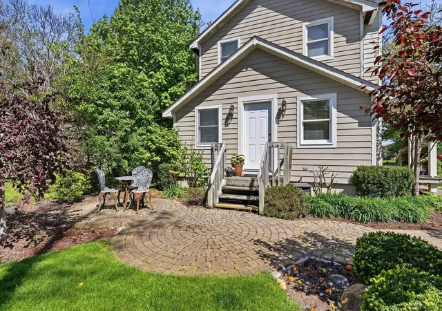 Photo 3 of Single family home for sale at 776 Heights Rd, Lake Orion, MI 48362 | MLS# 58050209066 | Listing updated on 2026-08-25