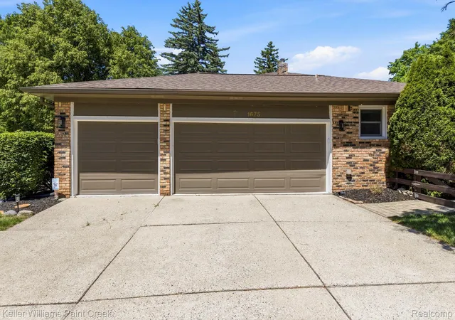 4th image of 1675 Kilburn Rd N, Rochester Hills, MI 48306 | MLS# 20261038567