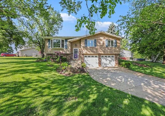 Photo 1 of Single family home for sale at 5978 Flamingo Dr, Jackson, MI 49201 | MLS# 81026025028 | Listing updated on 2026-06-07