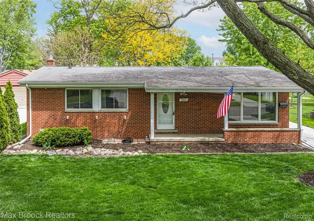 Photo 1 of Sale Pending at 260 Lyons Dr, Troy, MI 48083 | MLS# 20261038582 | Listing updated on 2026-06-14