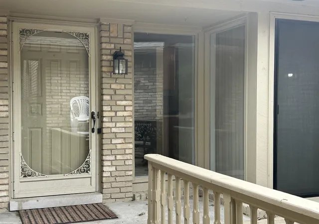 Listing Photo 3 - Condo for sale in building located at 17765 E Kirkwood Dr, Clinton Township, MI 48038