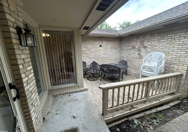 Listing Photo 4 - Condo for sale in building located at 17765 E Kirkwood Dr, Clinton Township, MI 48038