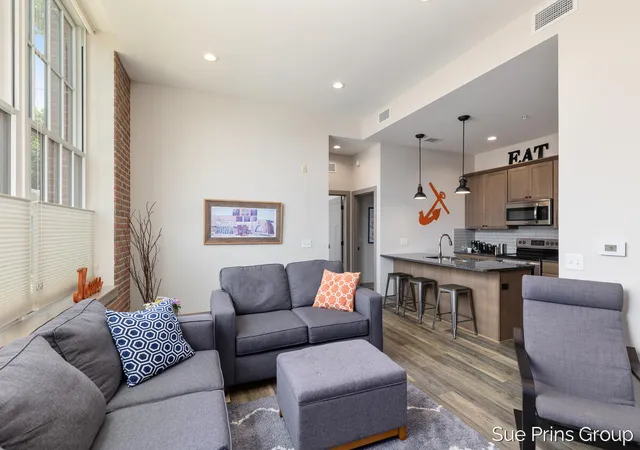 Listing Photo 5 - Condo for sale in building located at 156 W 11th St, Holland, MI 49423 - Unit #106