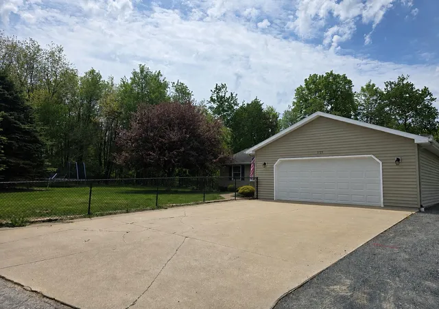 4th image of 1125 Kristie Ln, Ludington, MI 49431 | MLS# 71026025053