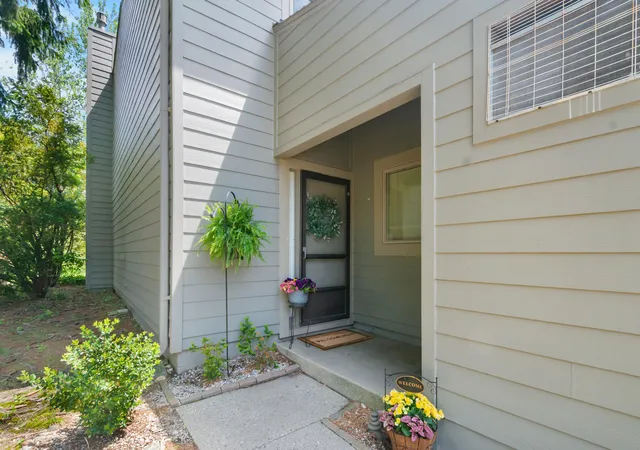 1st image of 744 Peninsula Ct, Ann Arbor, MI 48105 | MLS# 81026025052