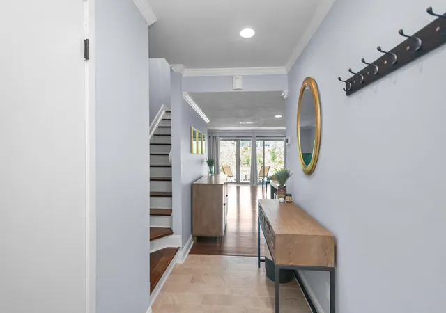 Listing Photo 3 - Condo for sale in building located at 744 Peninsula Ct, Ann Arbor, MI 48105