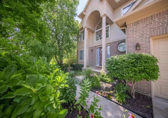 Photo 4 of Single family home for sale at 7878 Greene Farm Dr, Ypsilanti, MI 48197 | MLS# 81026025055 | Listing updated on 2026-09-15