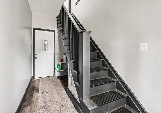 Listing Photo 2 - Condo for sale in building located at 448 Houston Ave, Muskegon, MI 49441
