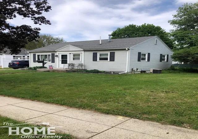 Photo 1 of Sale Pending at 918 N Hickory St, Owosso, MI 48867 | MLS# 5050209094 | Listing updated on 2026-06-01